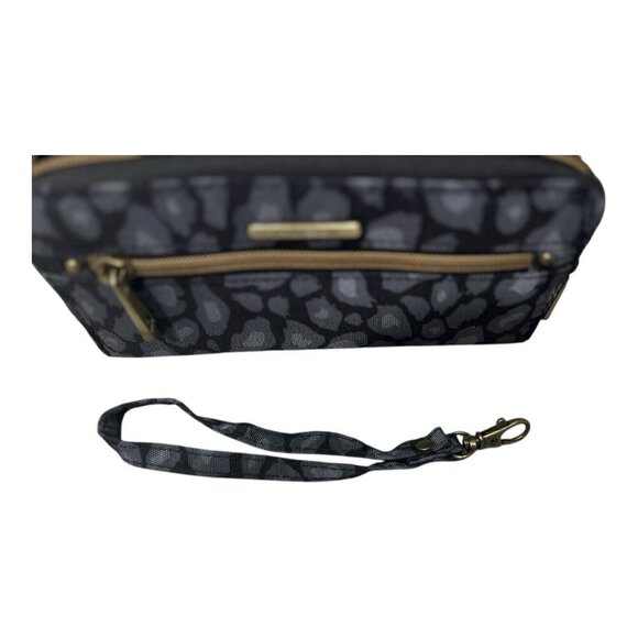 Travelon RFID Blocking Anti-theft Wristlet Wallet Clutch Leopard Print NWT - Picture 2 of 5